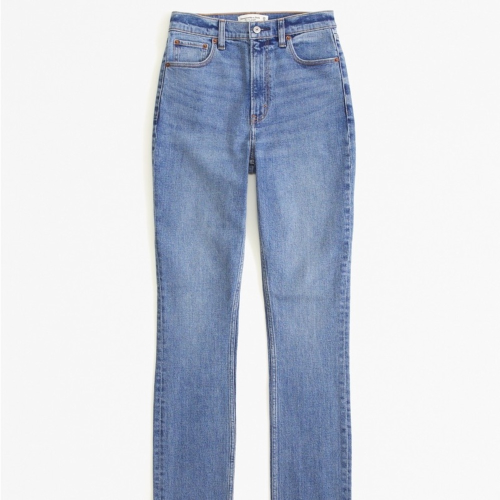 Women's
Ultra High Rise 90s Slim Straight Jean